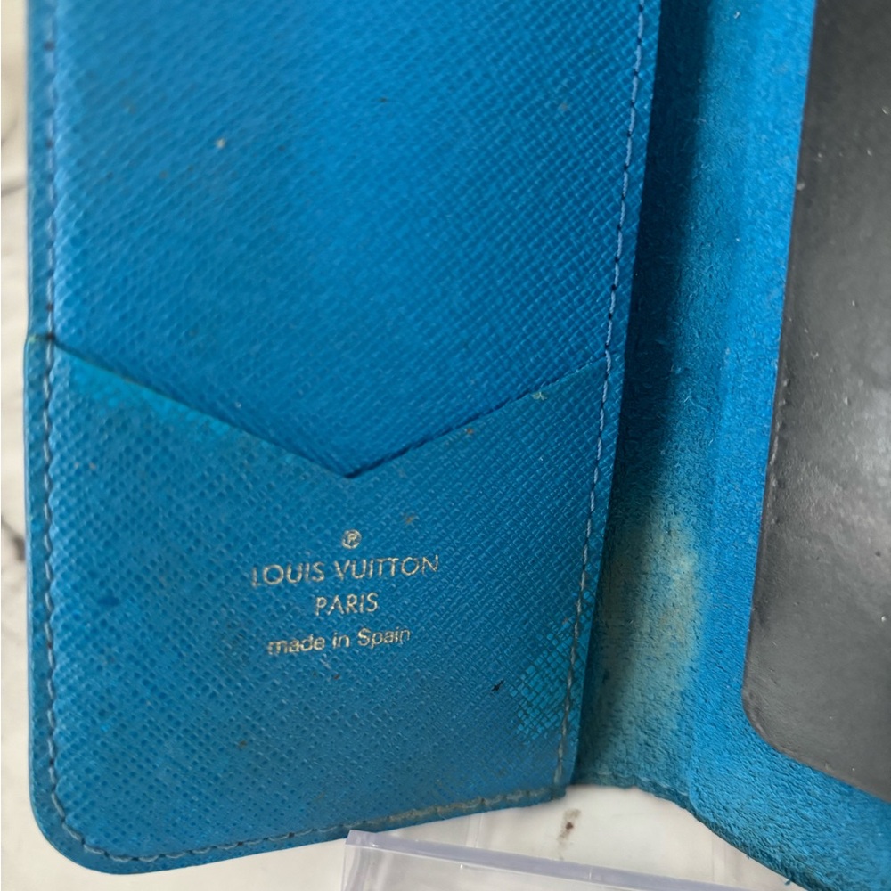 Louis Vuitton Brown and Gold Monogram Case IPhone 6 Plus - Picture 5 of 6